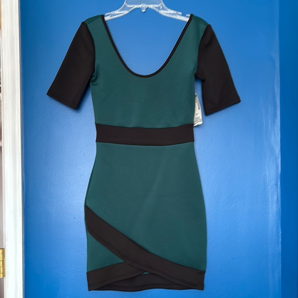 Elegant Green and Black Bongo Dress size small NWT
